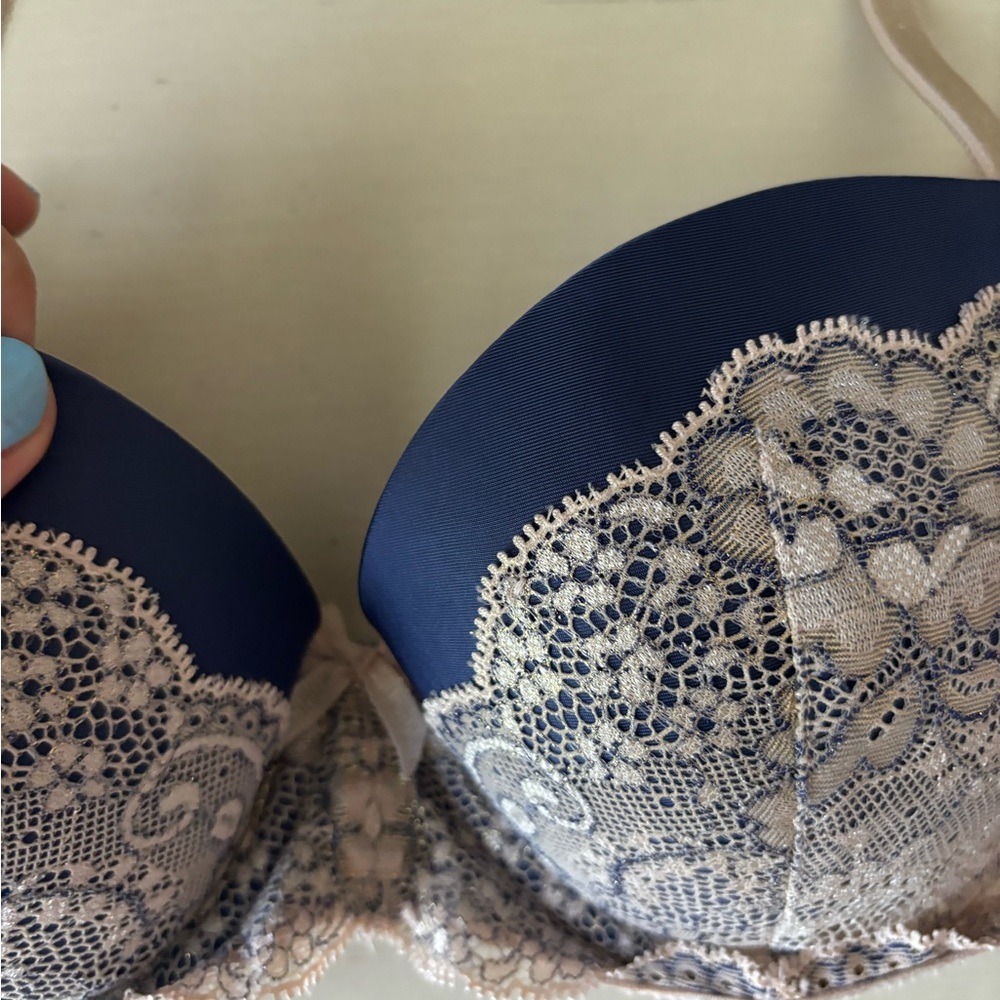 Victoria’s secret navy blue and cream lace dream angels lined demi bra 32D - Picture 4 of 6